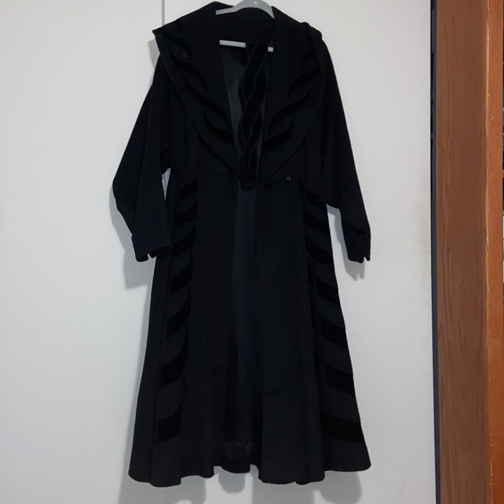 Vintage Princess Cut Cashmere Coat with velvet details and matching belt